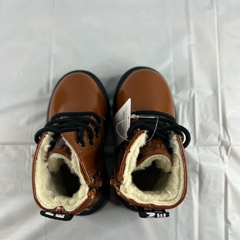 Size 21 cm ovekos brown shoes for a toddler